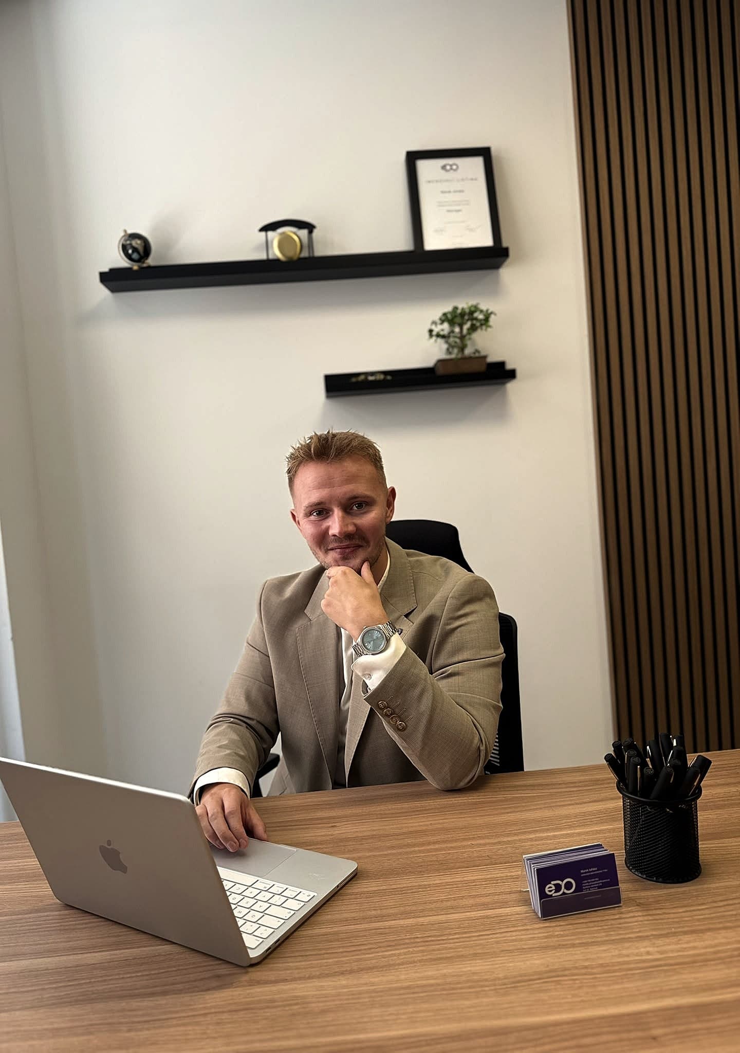 Marek Juhász, finanční poradce